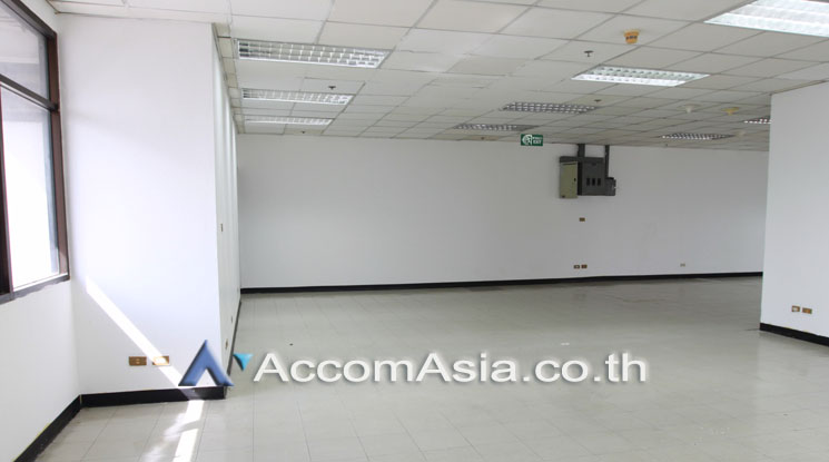 5  Studio Office Space For Rent in Charoen Nakhon ,Bangkok BTS Krung Thon Buri at Thai Sri Tower AA17855